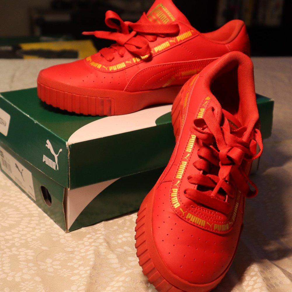 Solid Red Puma Sneaker Great Condition - image 1